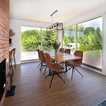 Forest House - Mazur Daire